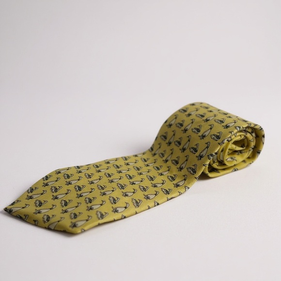 Salvatore Ferragamo Yellow Silk Tie Goose Geese Duck Print Made in Italy - Picture 1 of 6